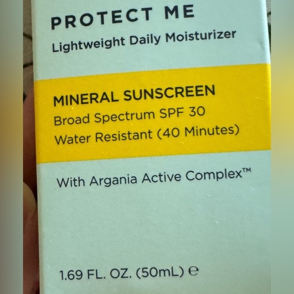 FRÉ Protect Me Daily Moisturizer - Picture 4 of 5